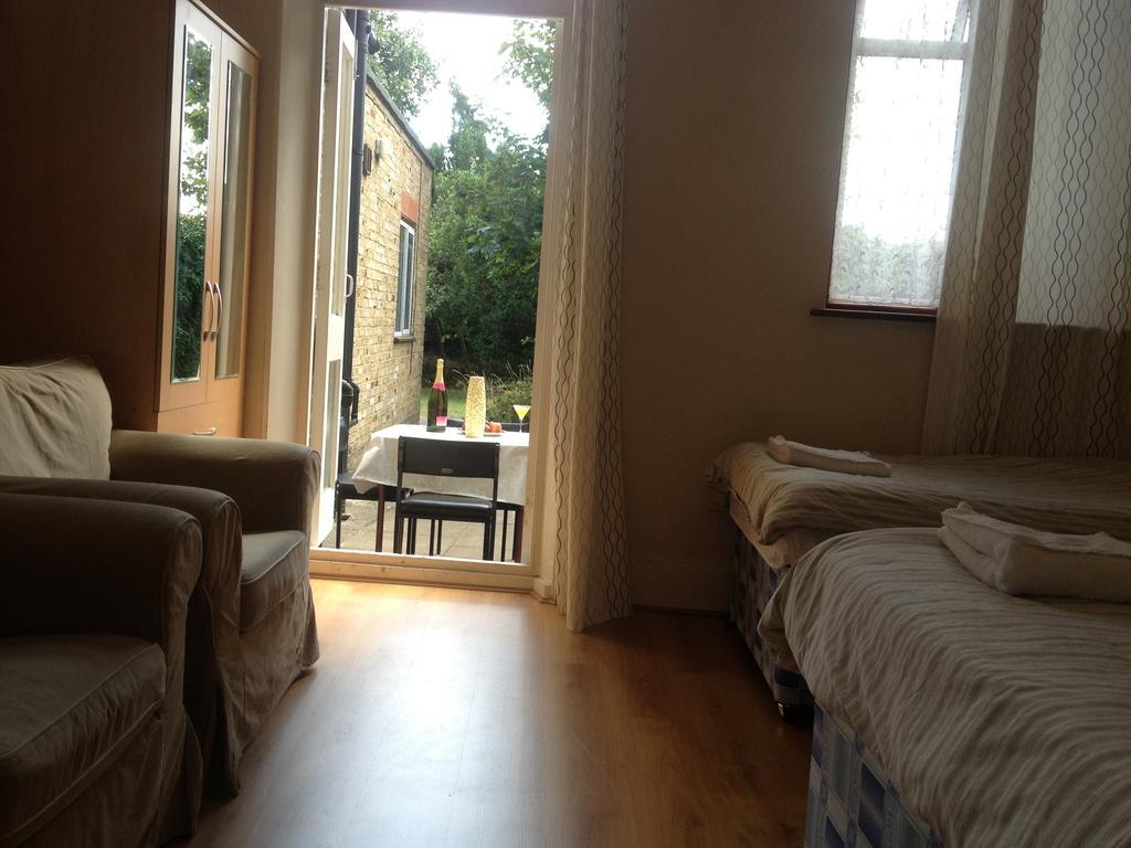 The Crystal Lodge Hotel Croydon Esterno foto