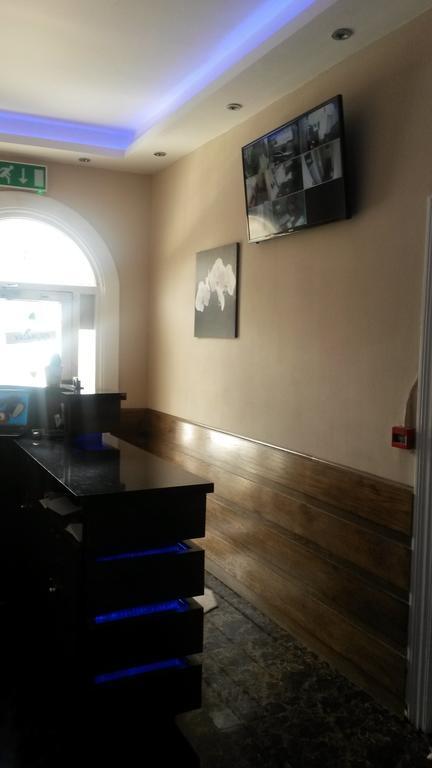 The Crystal Lodge Hotel Croydon Esterno foto