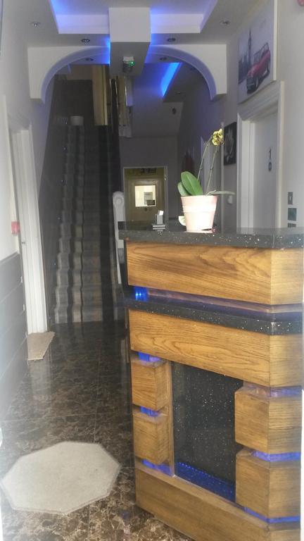 The Crystal Lodge Hotel Croydon Esterno foto