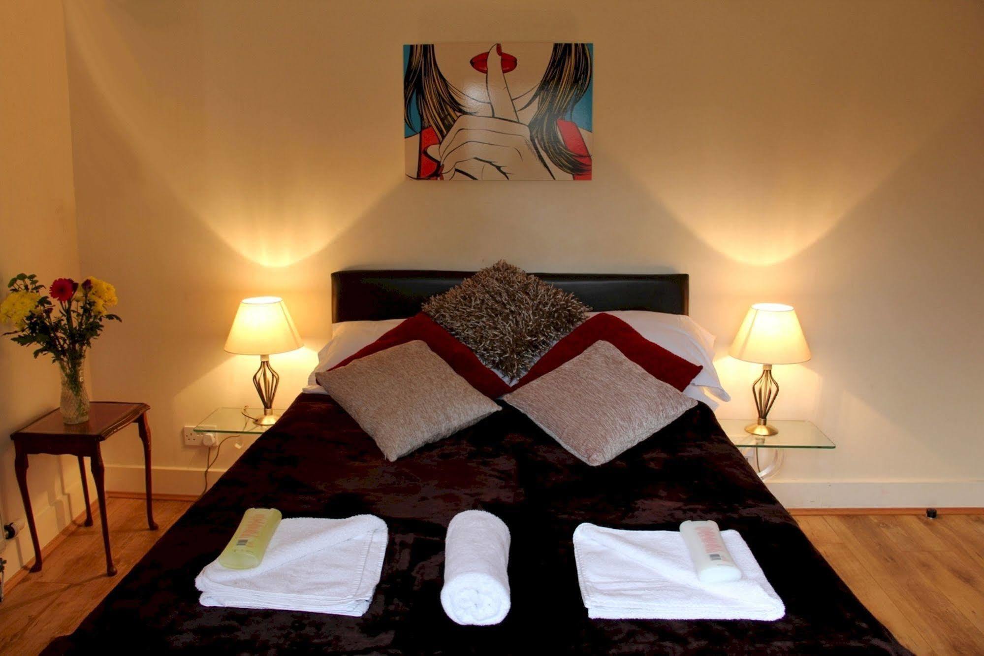 The Crystal Lodge Hotel Croydon Esterno foto